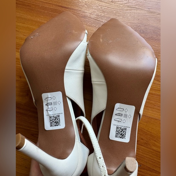 ASOS DESIGN Wide Fit Poster cut out high heeled pumps in white US 8 /UK 6 /EU 39 - Picture 9 of 10